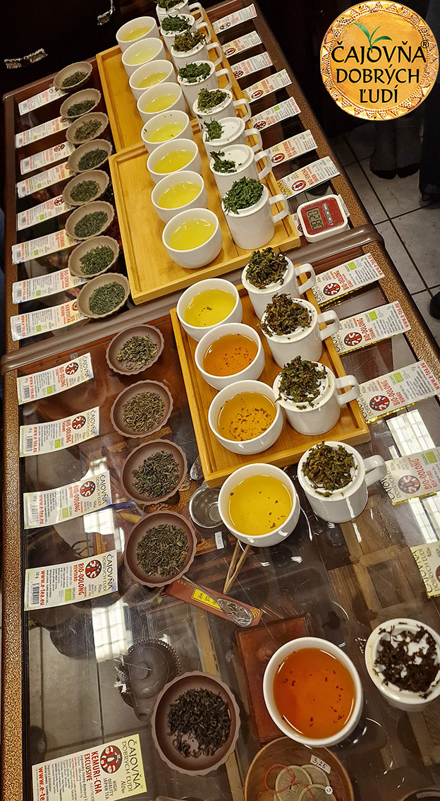 Ďalšia degustácia dňa bola zameraná na porovnanie japonských čajových kultivarov.